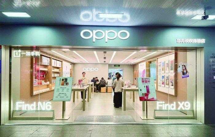 存储成本持续攀升，手机市场迎来价格调整浪潮；多家厂商谨慎应对。