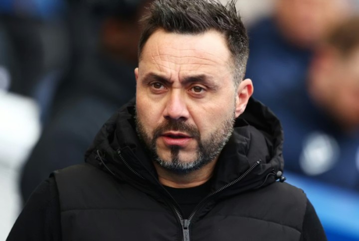 曼联帅位生变;德泽尔比主动表达兴趣;卡里克表现突出仍居热门。 体育新闻