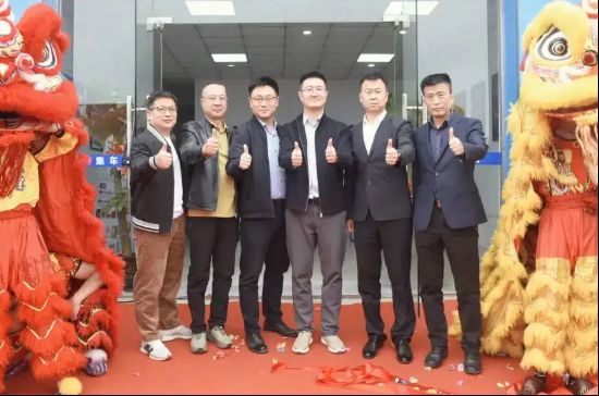 春分龙抬头之际,中集车辆柳州交付服务中心正式启幕;战略布局西南,助力物流高效升级。 汽车科技