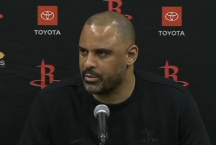 火箭客场憾负公牛;乌度卡直言开局问题突出;球队需从头强化竞技态度。 体育新闻