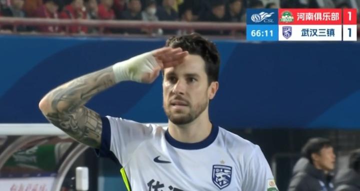  连场破门显锋芒；绍尔赛后感言：结果虽重要，永不言弃精神更关键。 体育新闻