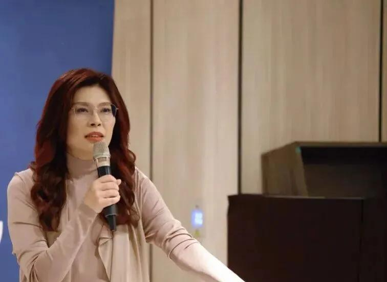  从虹桥接机到中山陵演讲：郑丽文48小时访问的深层意涵与两岸关系新动向 新闻