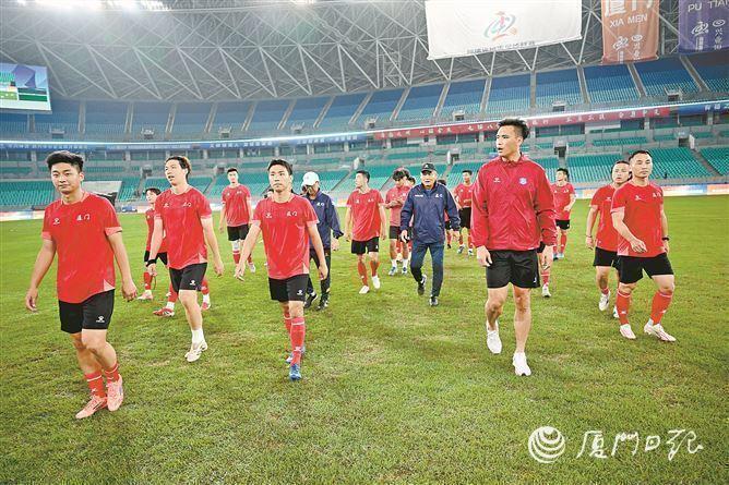  今夜，福州海峡奥体中心将为他们点亮一盏灯——闽超揭幕战前夜的动人故事 体育新闻