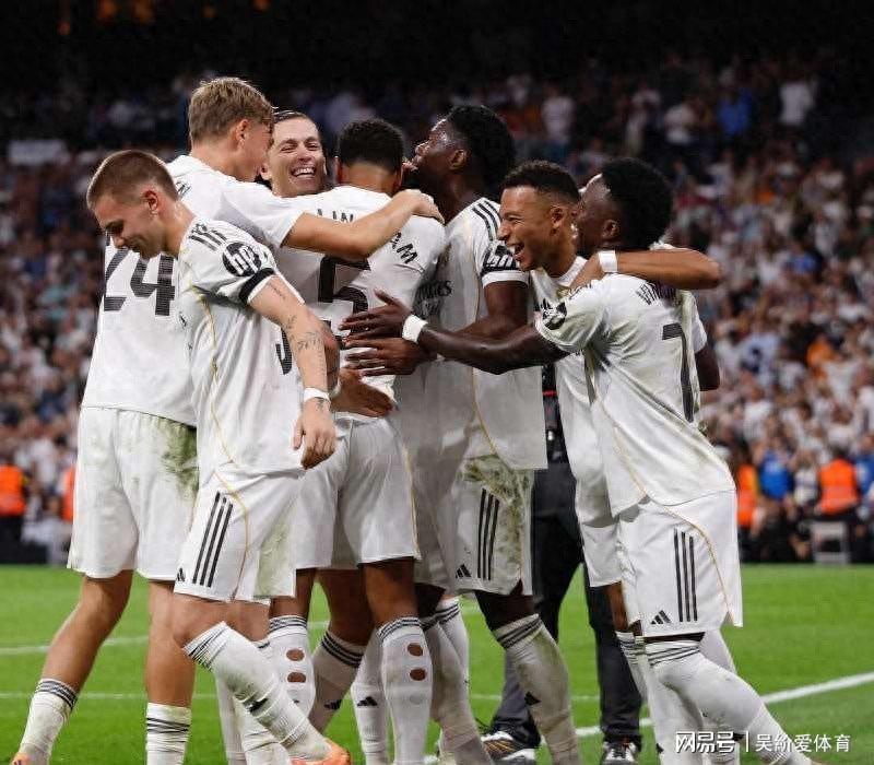  从河床到斯坦福桥：恩佐·费尔南德斯的战术进化论 体育新闻