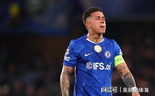  从河床到斯坦福桥：恩佐·费尔南德斯的战术进化论 体育新闻