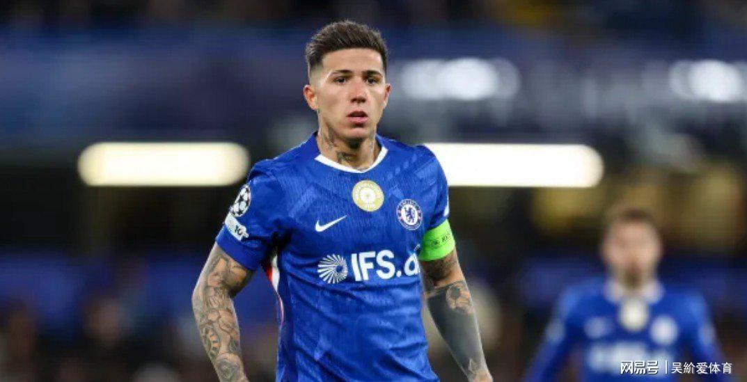  从河床到斯坦福桥：恩佐·费尔南德斯的战术进化论 体育新闻